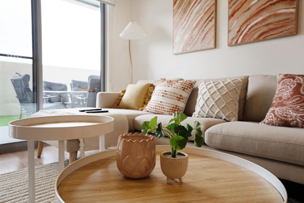 Ground Level 1-Bed: Courtyard & Alfresco Dining, Weston Creek