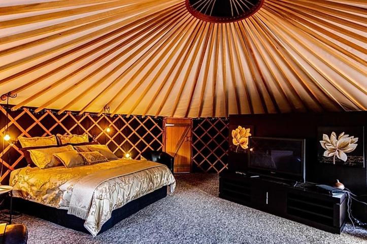 Stillwaters, Thornton