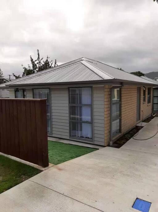 Entire house - Brand New 2 Bedroom house, Lower Hutt