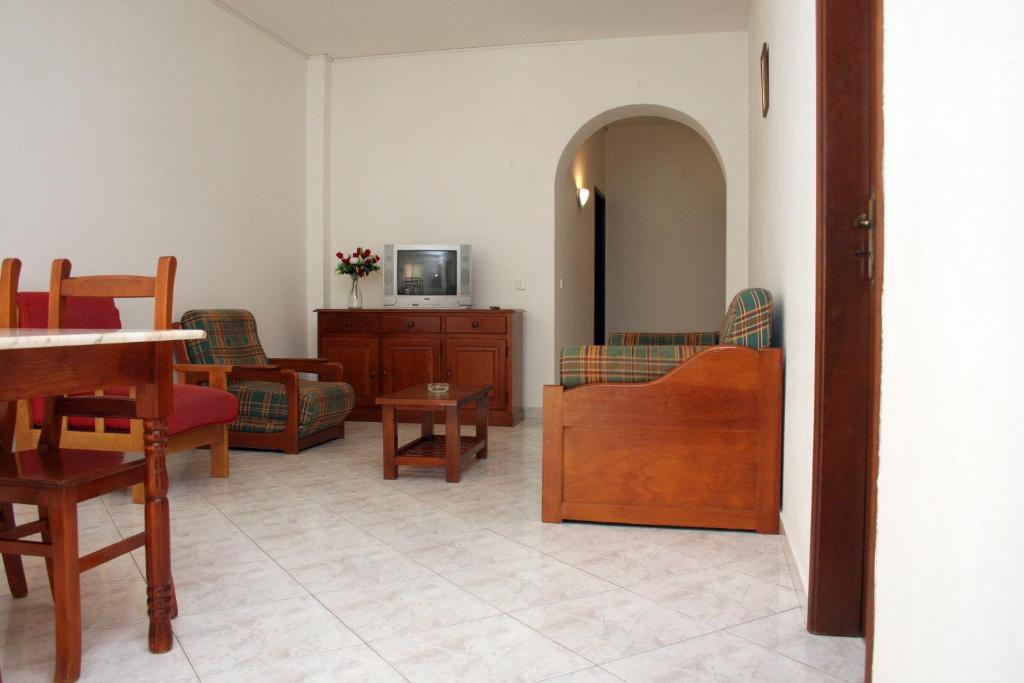 Apartamentos King's — Hotel rooms in Quarteira, Faro