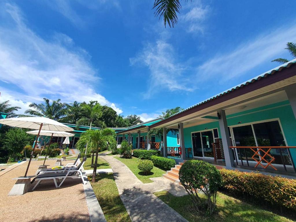 Exterior view, Tum Mai Kaew Lanta Resort in Koh Lanta