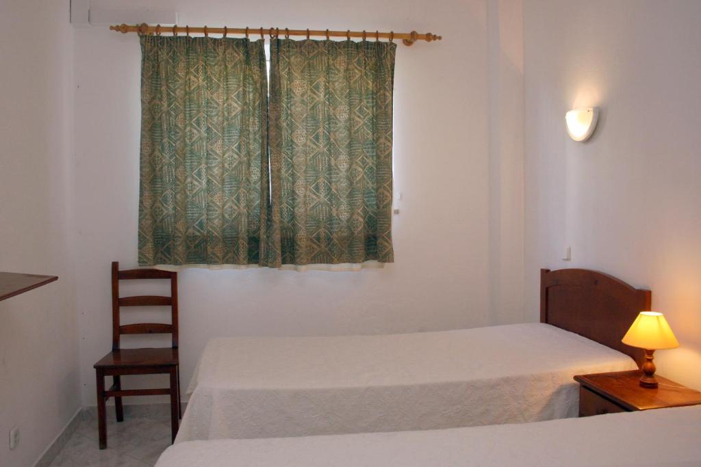 Apartamentos King's — Hotel rooms in Quarteira, Faro