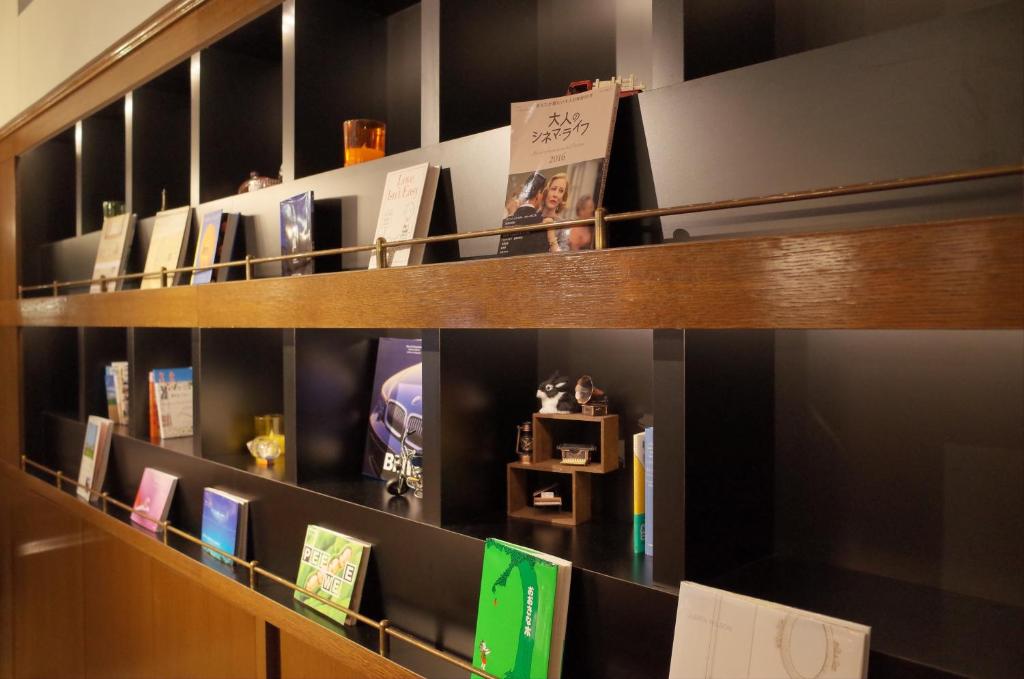 Shared lounge/TV area