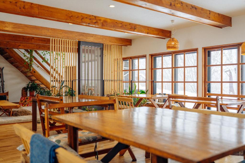 Shared lounge/TV area