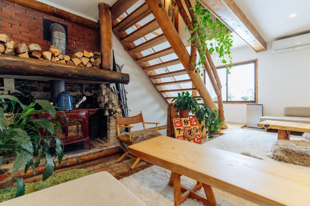 Shared lounge/TV area