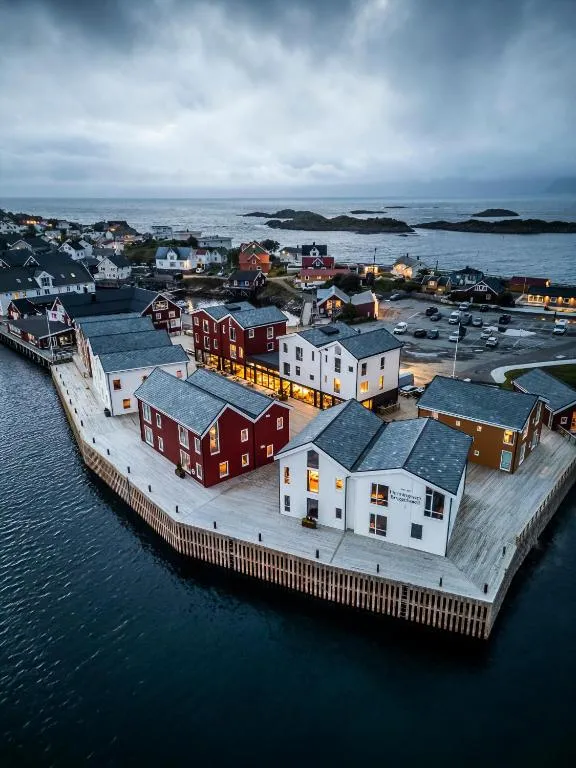 Henningsvær Bryggehotell - by Classic Norway Hotels, hotel in Henningsvær