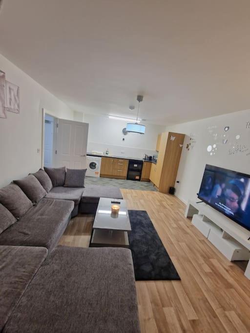 The Hime, Friern Barnet