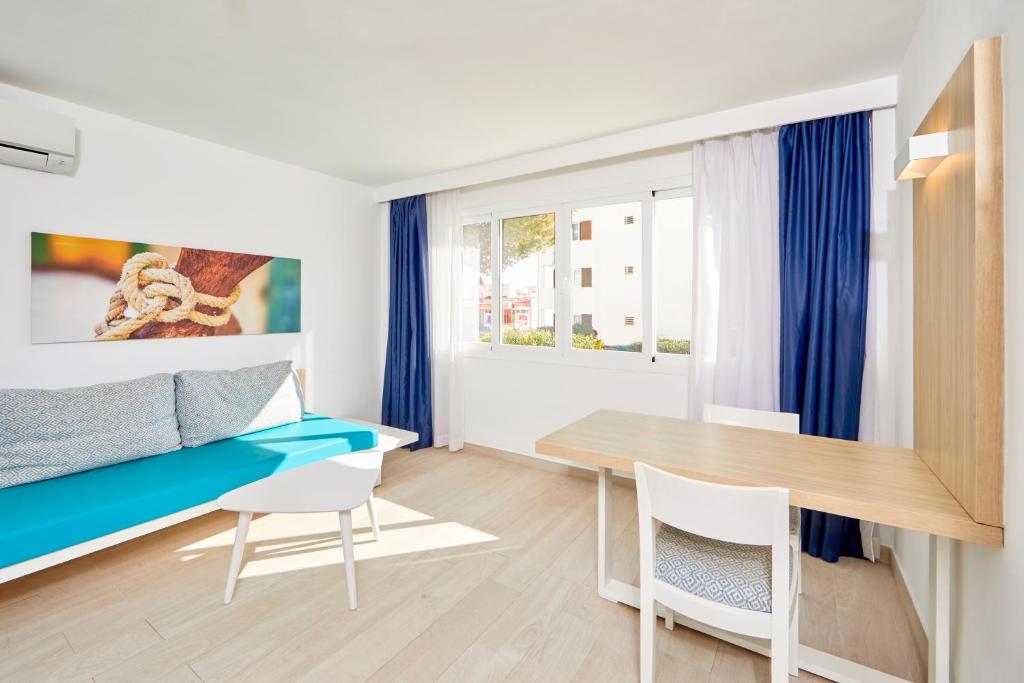 Sun Beach — Hotel rooms in Santa Ponca, Balearic Islands