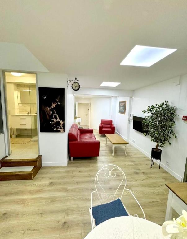 Parisian Spacious 70m2 Flat Near Eiffel Tower - 3