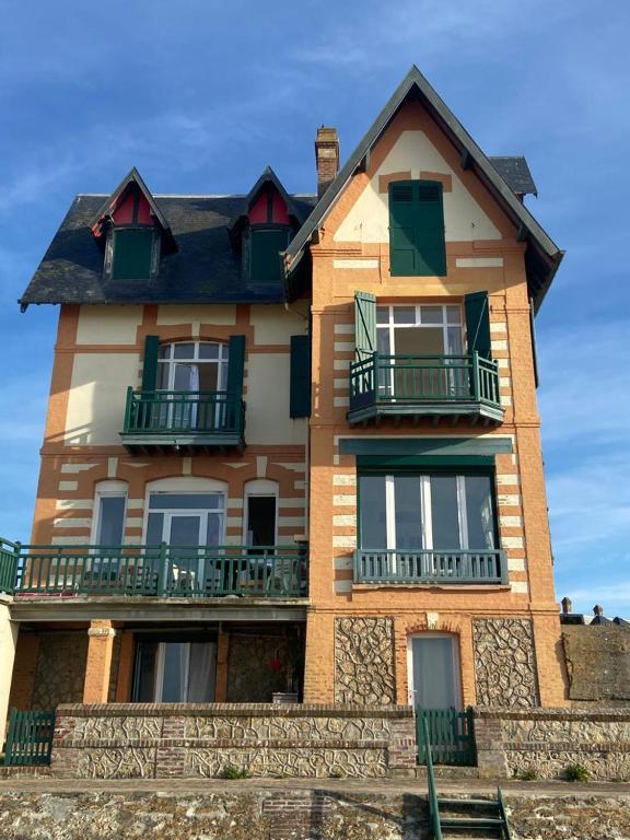 Appartement, accès direct plage, vue imprenable face à la mer, Villers-sur-Mer