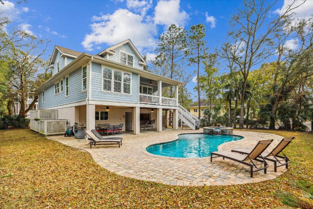 13 Moonshell Rd- Near Ocean,Huge Pool,Fully Fenced Backyard! Free Activities!, Hilton Head Island