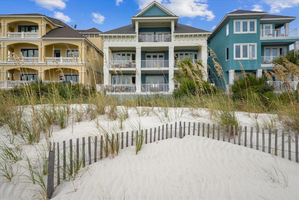 29 Singleton Beach Place- Luxury Oceanfront, Pool, Pool Table, Free Activities Included, Hilton Head Island