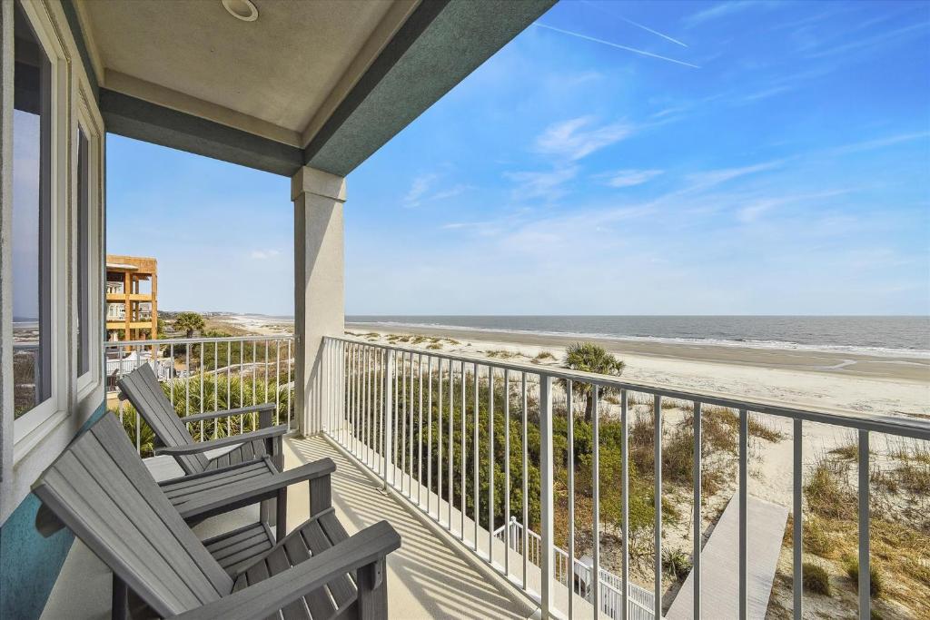 27 Singleton Beach- Oceanfront, Private Pool, Pool Table, FREE Activities Included, Hilton Head Island