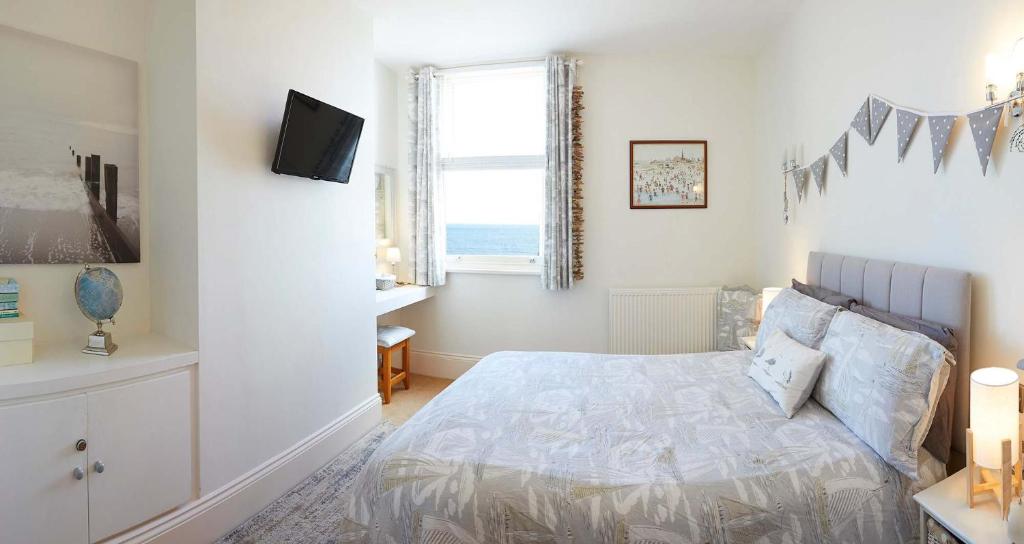 Apartment 17, The Moorings - Stunning sea views, Filey