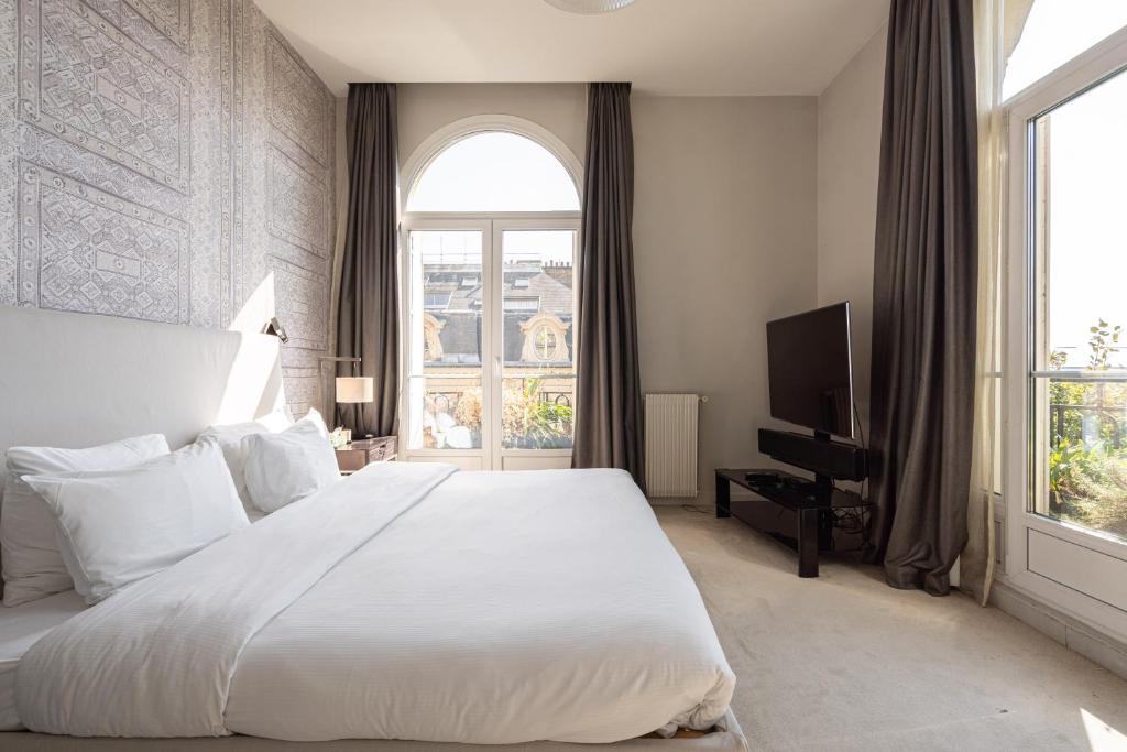 Luxury 4 Bedroom Eiffel Tower View - 4