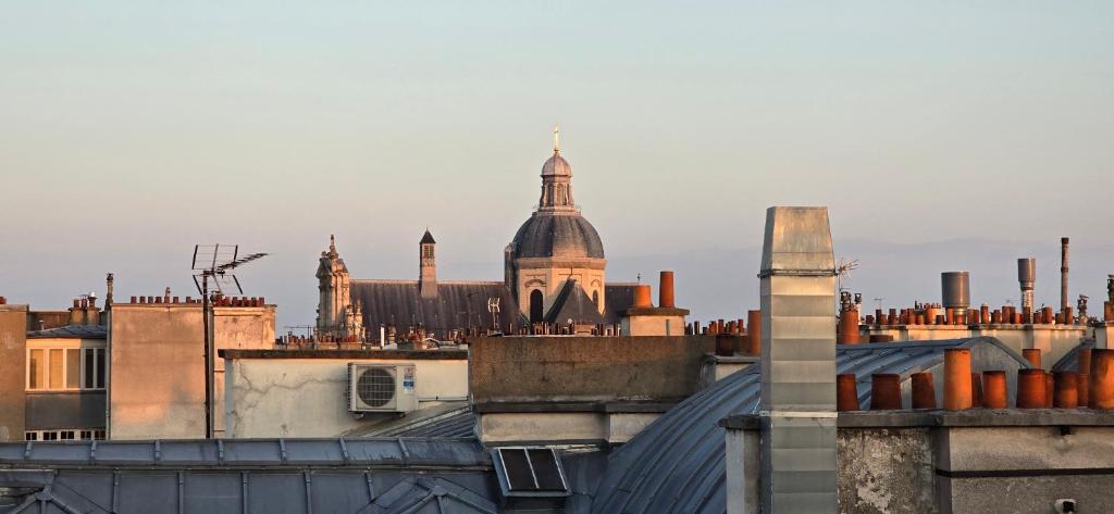 Marais Rooftop Apartment - 4
