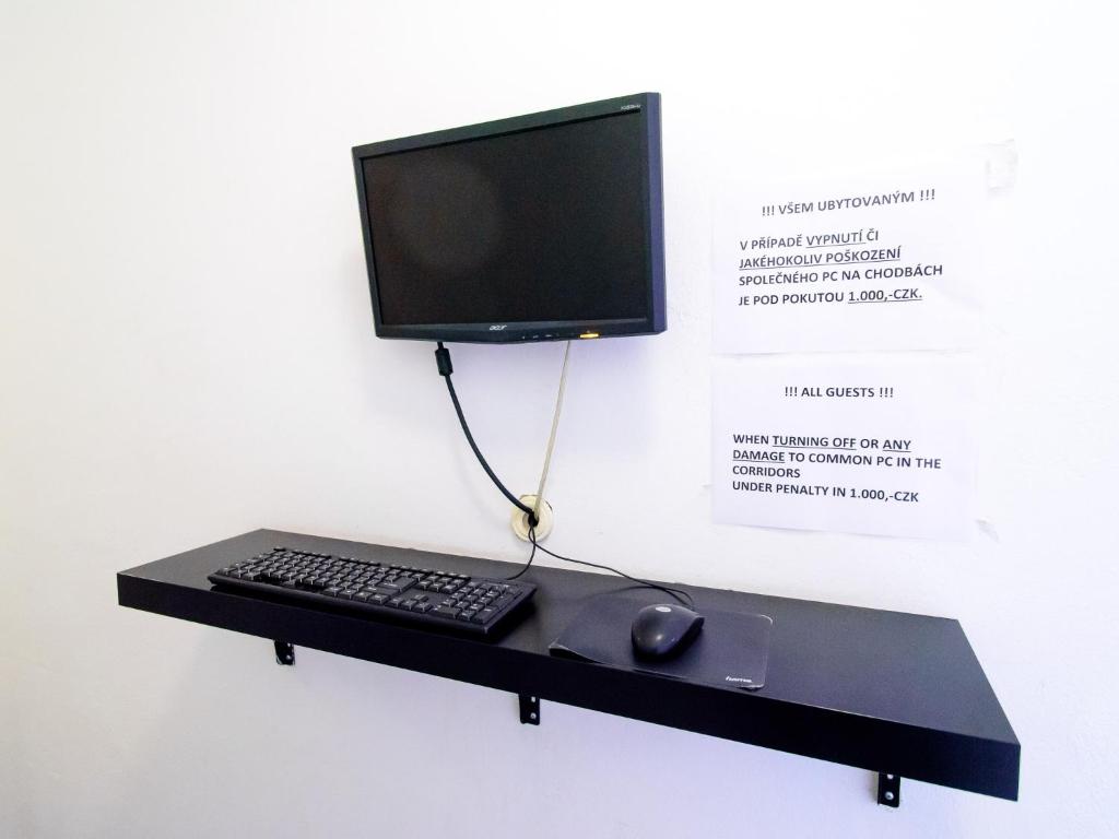 Shared lounge/TV area