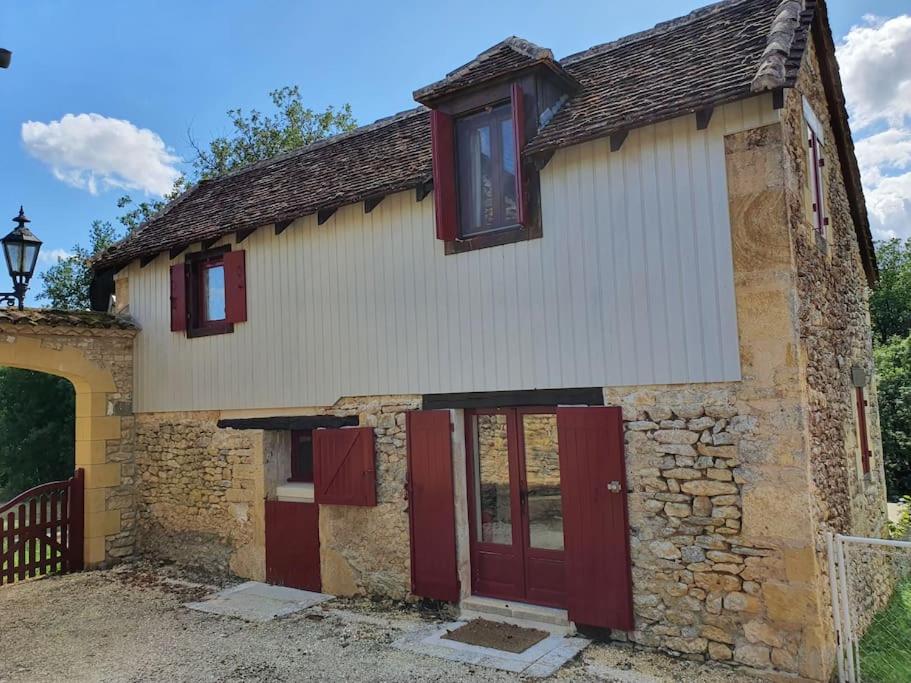 Comfortable One Bed Gite with Hot Tub, Les Fargues