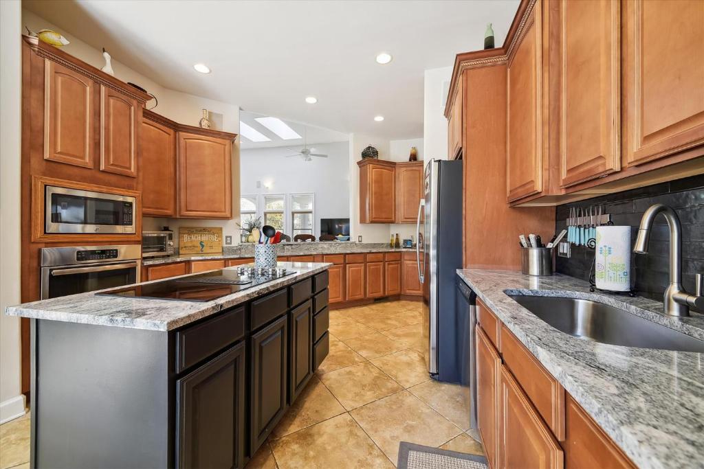 3 Sutherland Court- Private Pool, Short Walk To The Beach, FREE Activities Included, Hilton Head Island