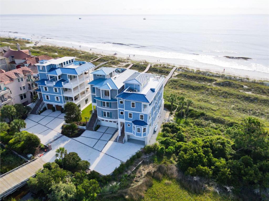 8 Terra Bella Trace- Oceanfront, 6 Primary Rooms, Pool, Roof Top, FREE Activities Included, Hilton Head Island
