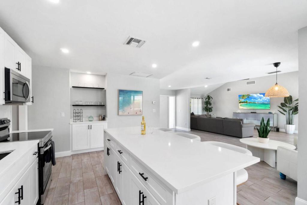 Island Hideaway, Marco Island