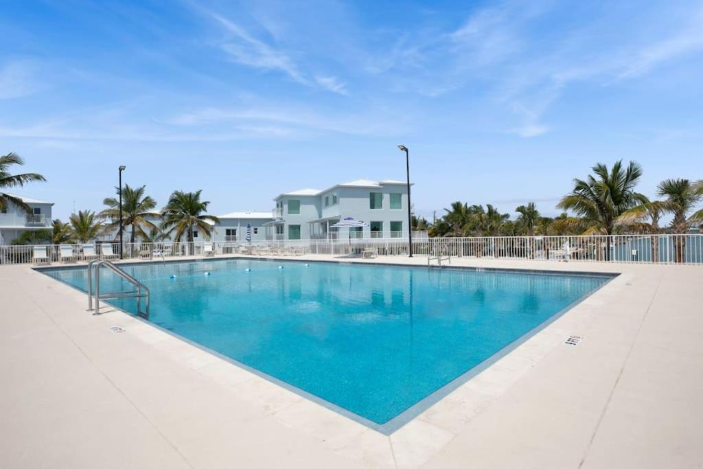 Ocean Breeze Gated Community, Marathon