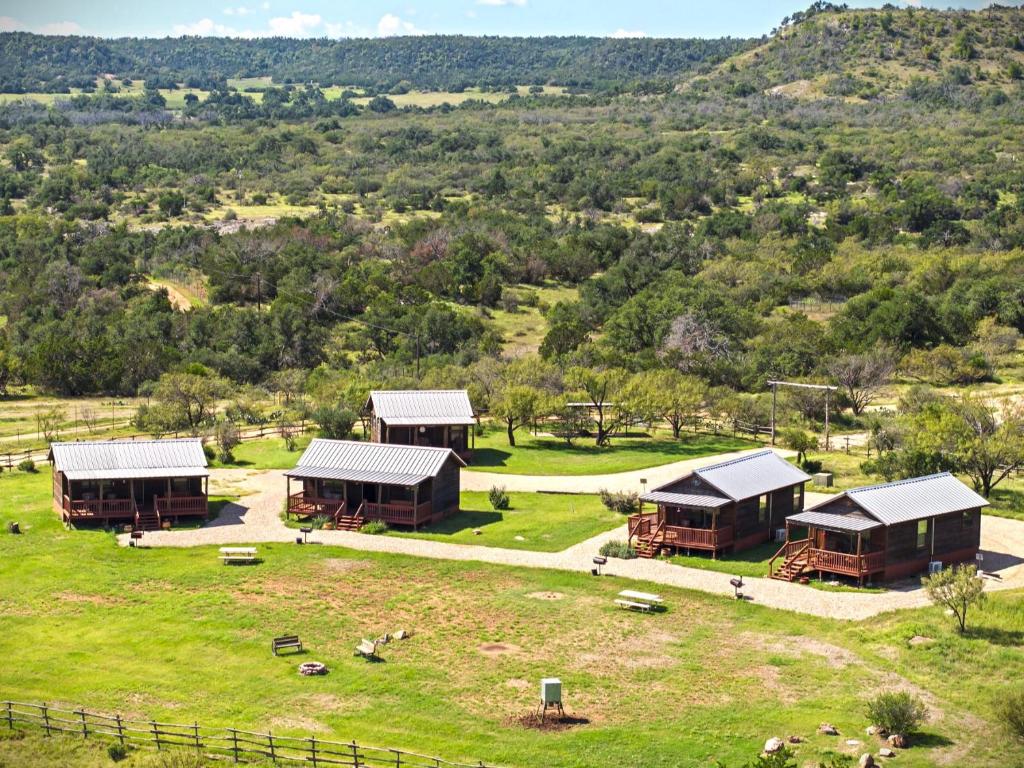 Enchanted Rockview Cabins, Crabapple