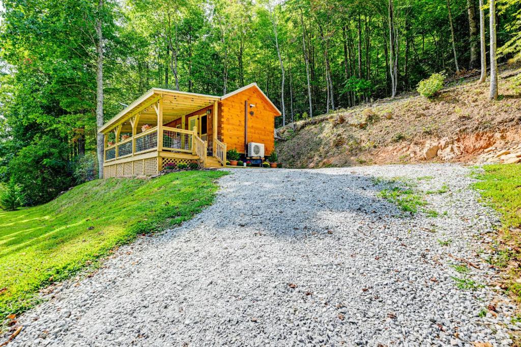Franklin Cabin with Creek Access Hike and Fish!, Franklin