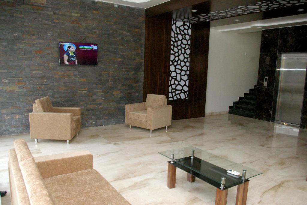 Hotel Gulmohar Pride photo