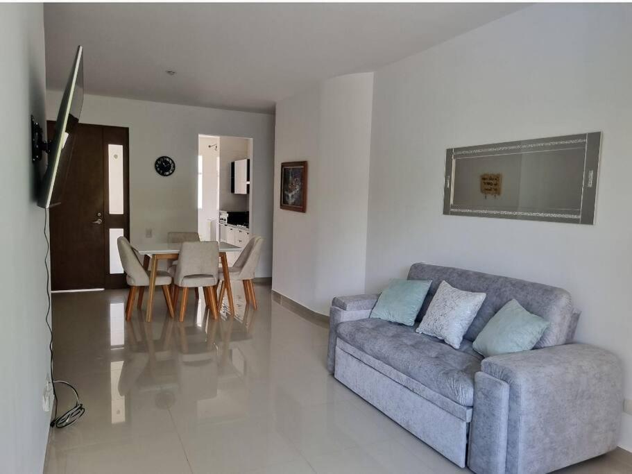 Cómodo apto excelente ubicación, Mirabel