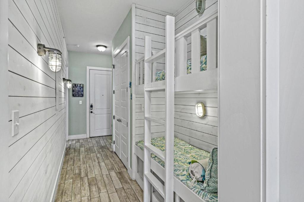 Nautical Launch TC 1207, Port Aransas