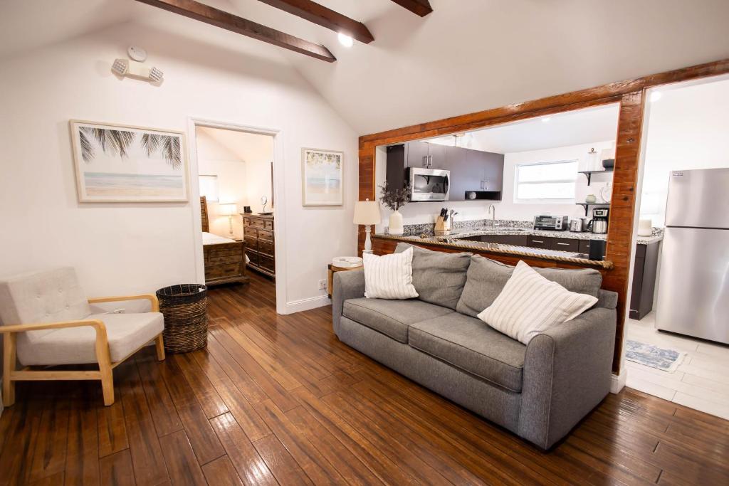 The Caroline Suite, Key West