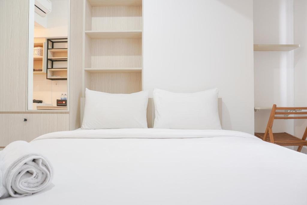 Simply Look and Tidy Studio at Tokyo Riverside PIK 2 Apartment By Travelio, Rawalembang