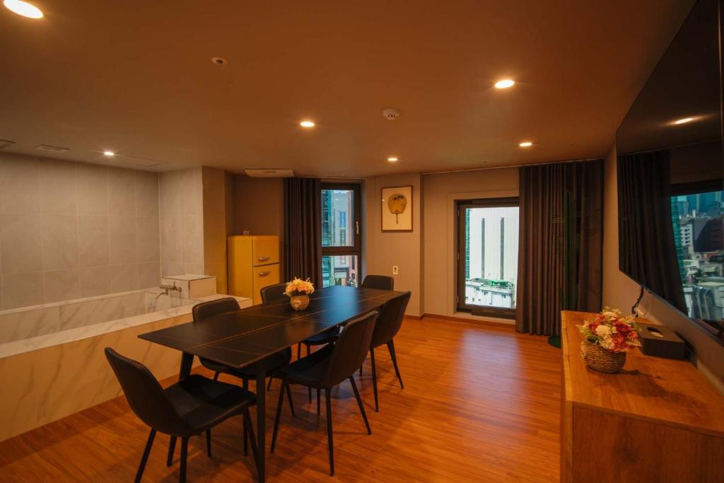 Shinchon Maven Hotel