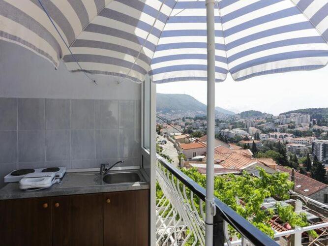 Lapad View Apartments - Studio Apartment with Balcony and Sea View, Dubrovník