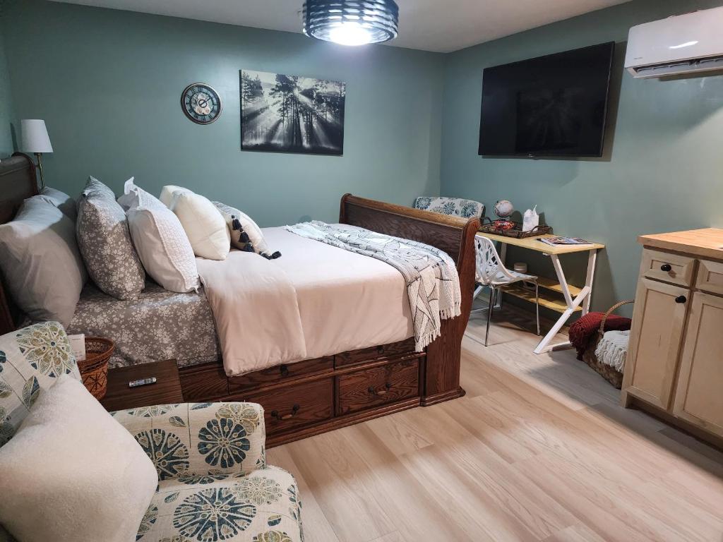 The Hideaway, Lincoln