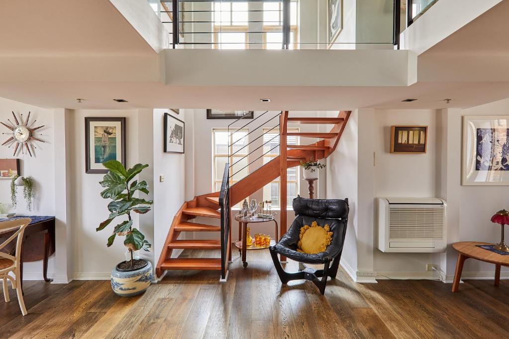 Deco Loft on Russell Street, Melbourne