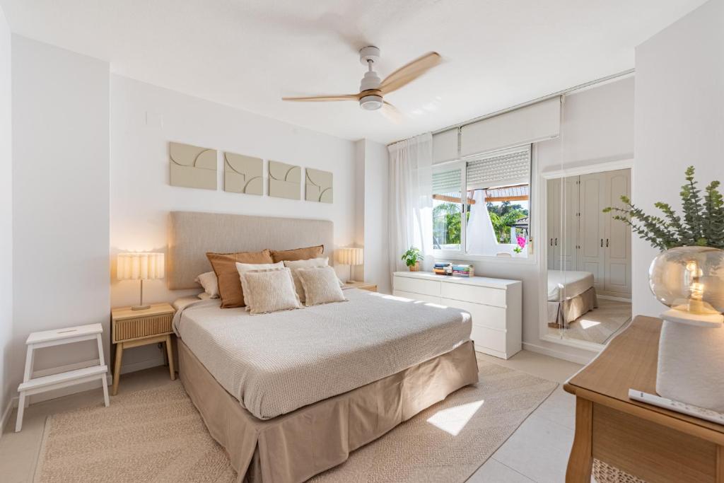 Los Naranjos modern 2 bedroom penthouse with views - 3