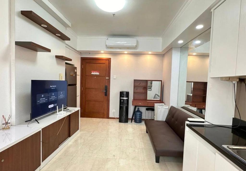Cozy Apartment Direct access to Central Park Neo Soho, Jakarta