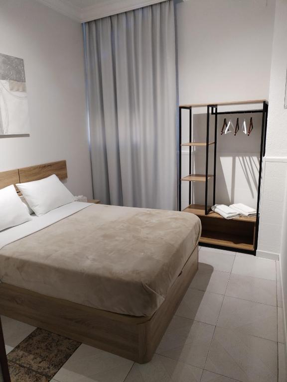 Pensión A&E, Manises