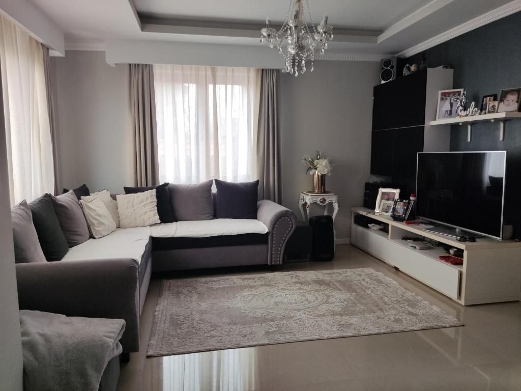 Elegant House in a Small Village, Tur