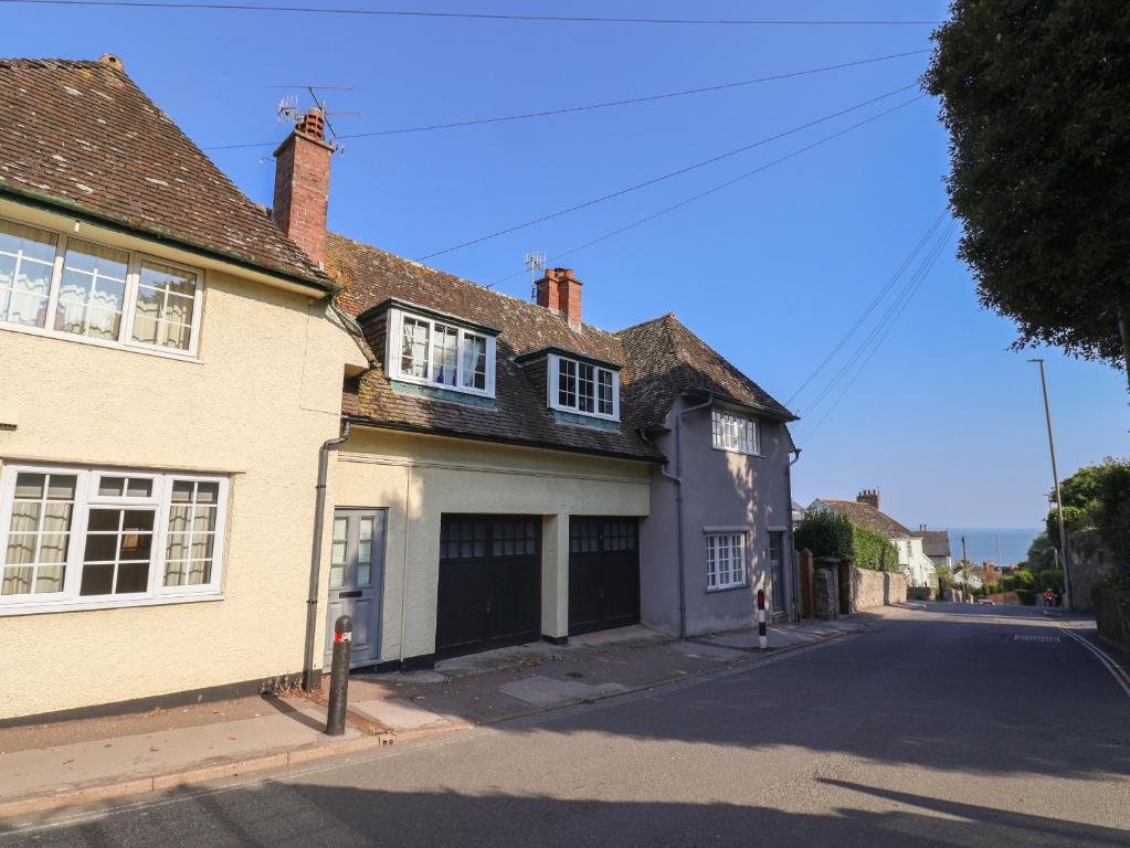 The Old Garage, Lyme Regis, Lyme Regis - pet-friendly stay