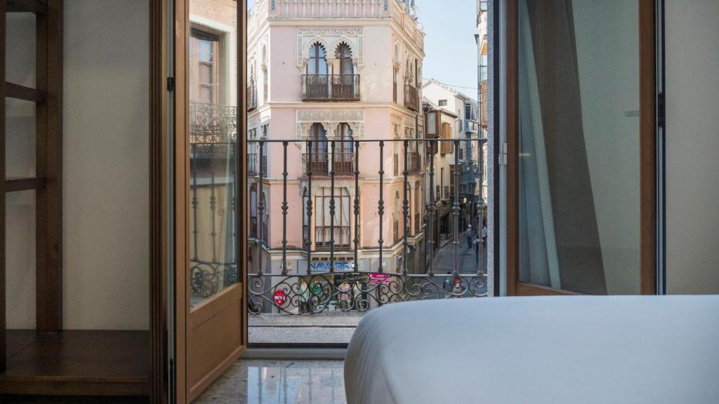 Alcana Suites by Toledo AP - 1