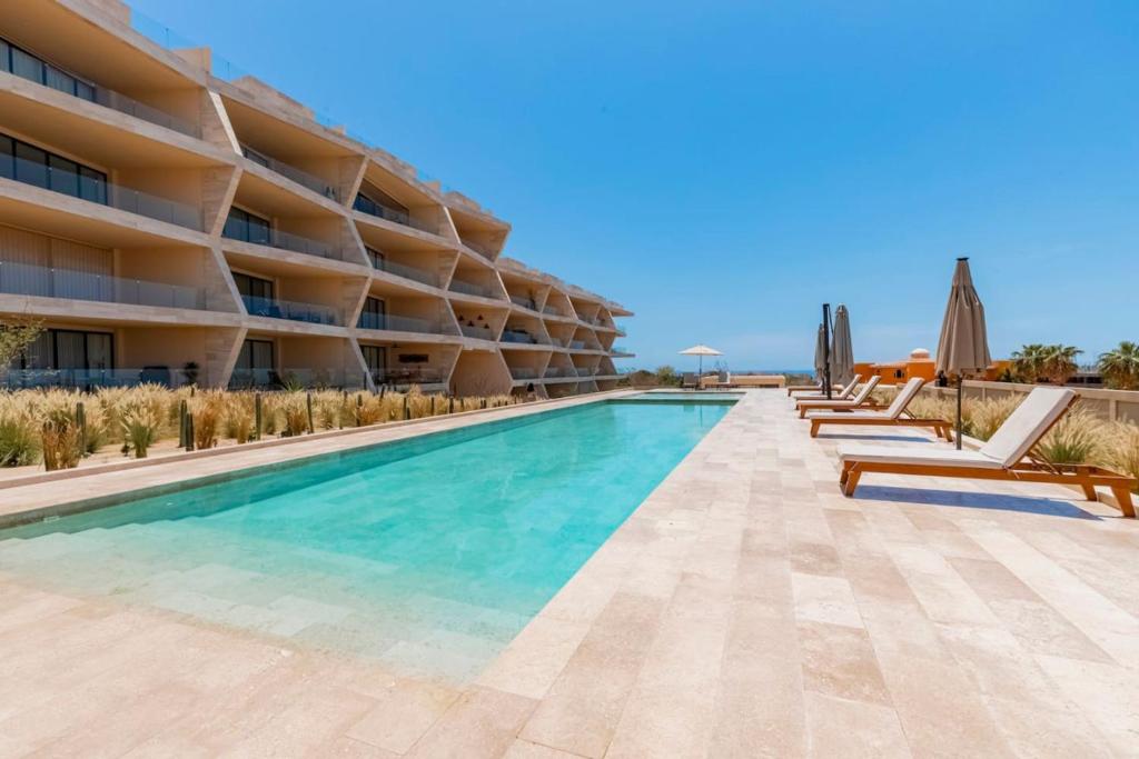 Mistiq Cabo - 6-8 Guests - 1