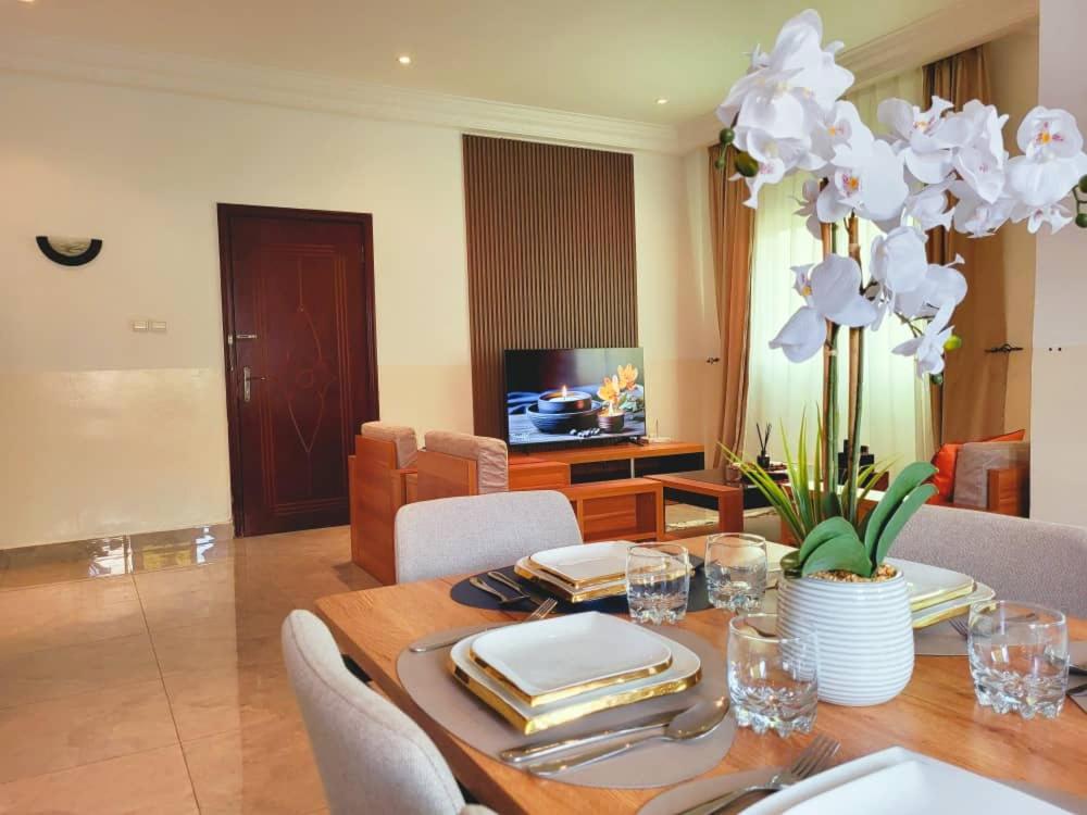 Confortable Appartement MERCURE, près de la plage, Mpita