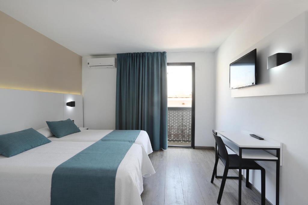 Hotel Alameda — Hotel rooms in Benidorm, Valencian Community