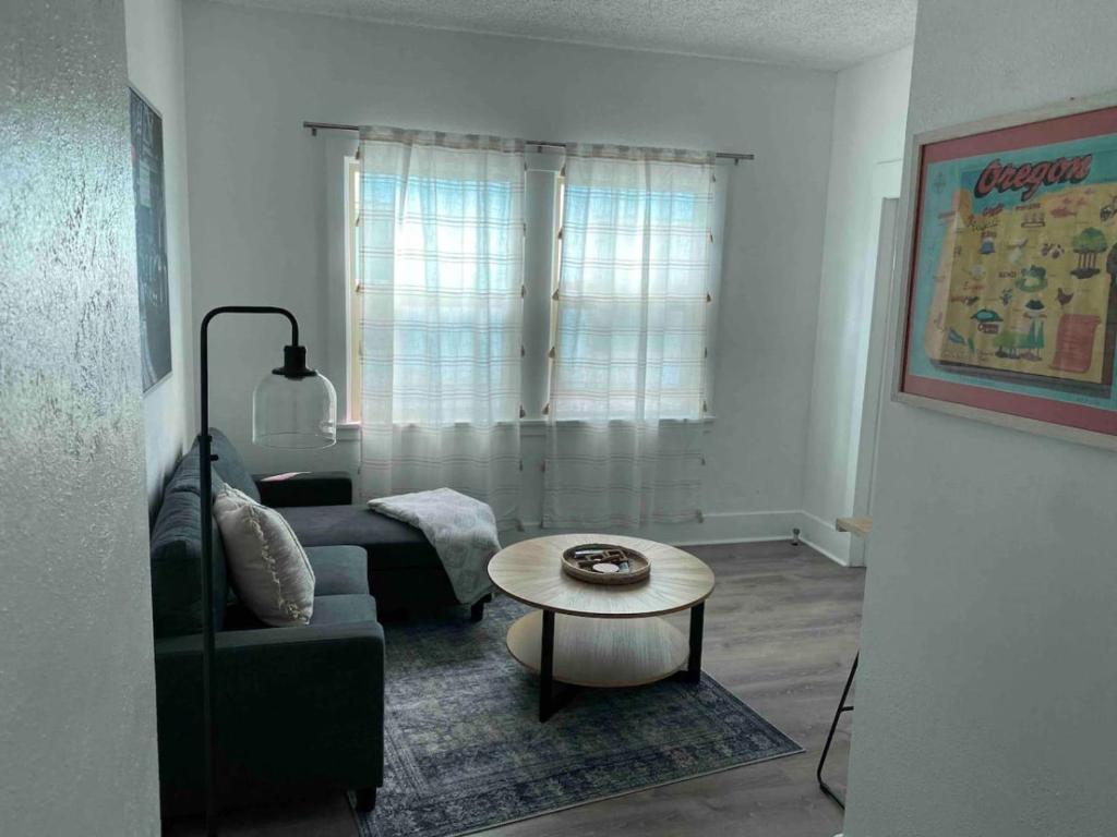 1930s Building on Main St Apt 211 Downtown, Klamath Falls