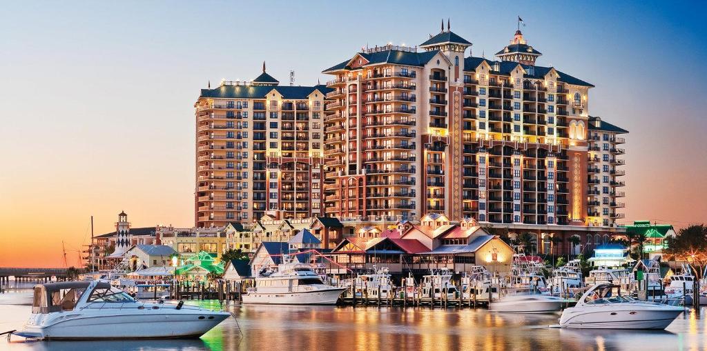 The Emerald Grande, Destin