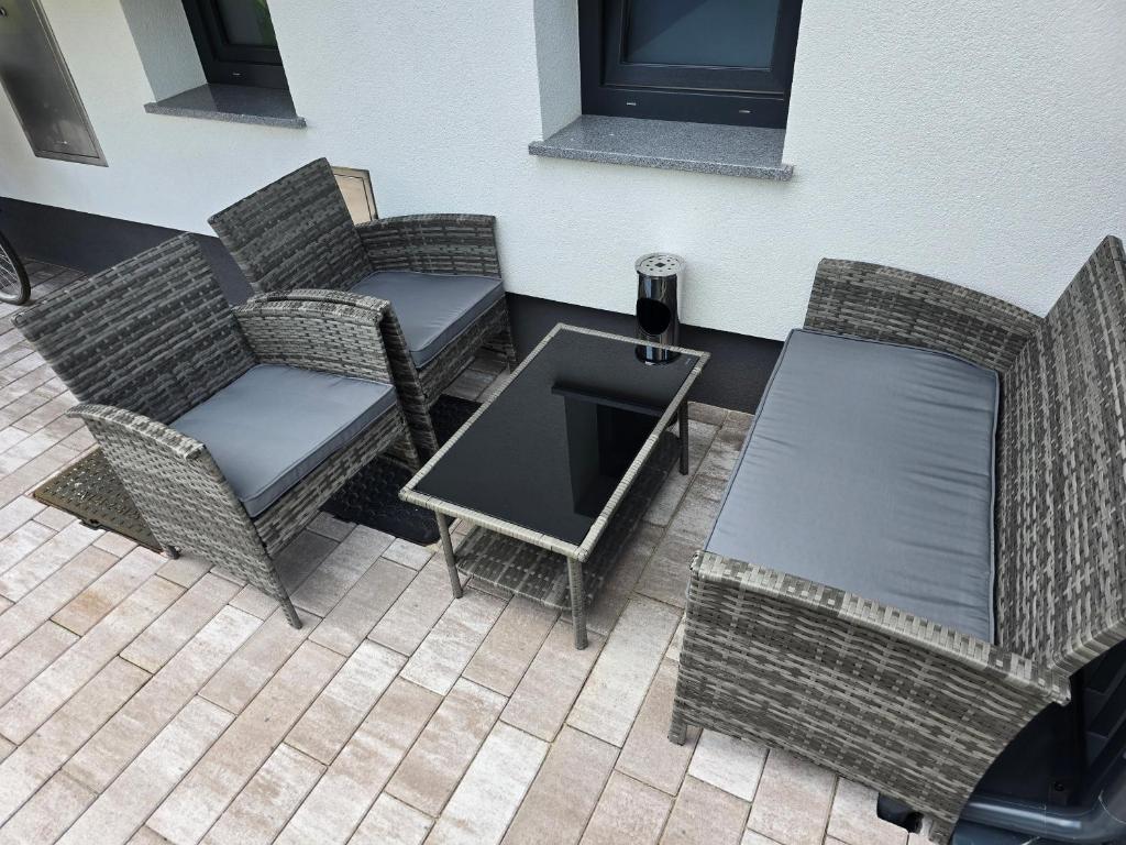 GOLDEN OASIS Free Private Parking 5