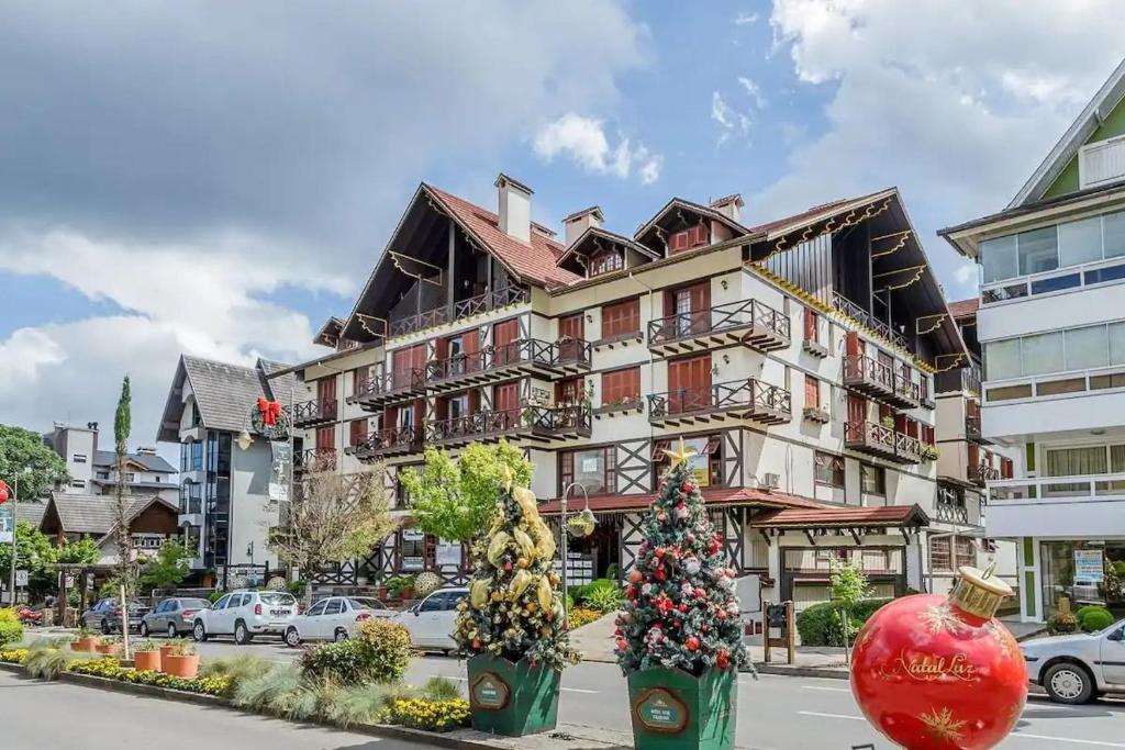 Linda cobertura com sacada no centro de Gramado., Gramado